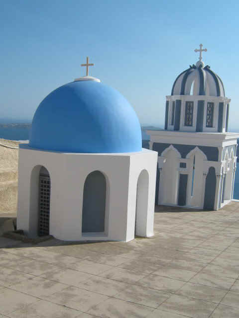 churchtops.JPG (52043 bytes)