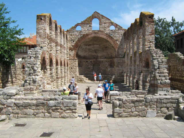 nessebar2.JPG (117856 bytes)